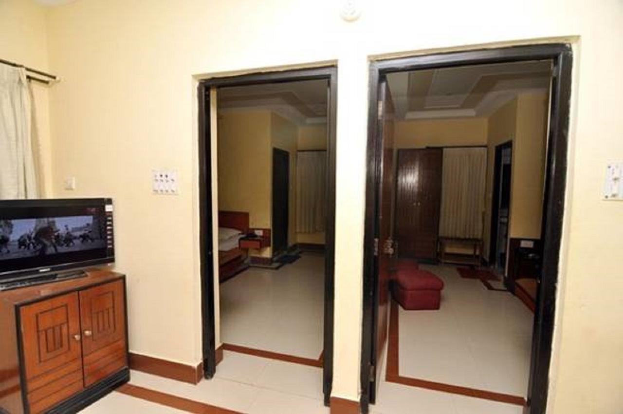 Hotel Dolphin Дигха Екстериор снимка